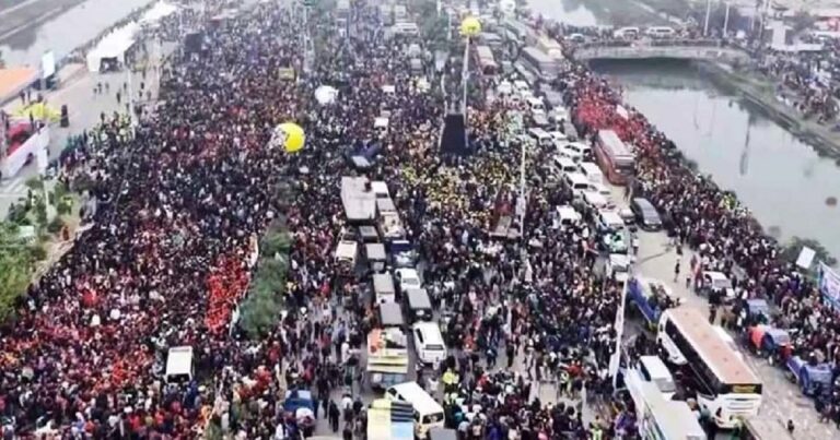 বিমানবন্দর থেকে পূর্বাচল রাস্তাজুড়ে জনসমুদ্র