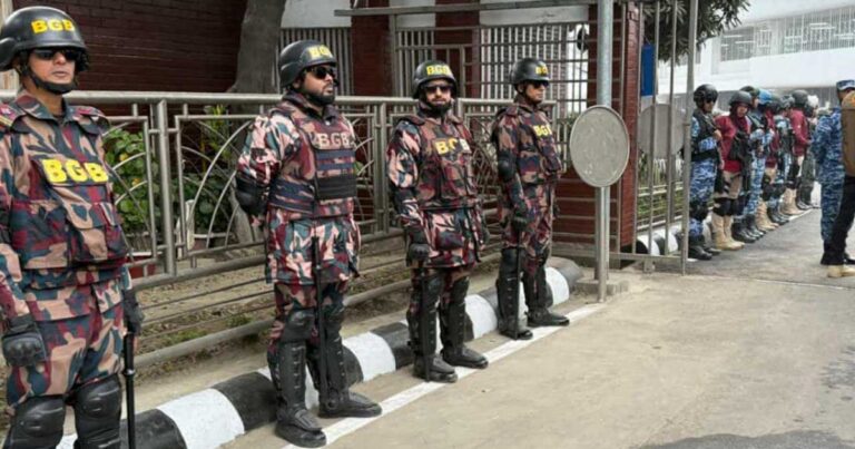 ঢাকার গুরুত্বপূর্ণ পয়েন্টে বিজিবি মোতায়েন