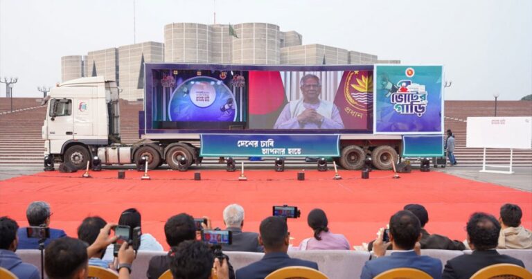 নিষ্ক্রিয়তা নয়, অংশগ্রহণই গণতন্ত্রকে শক্তিশালী করে: প্রধান উপদেষ্টা
