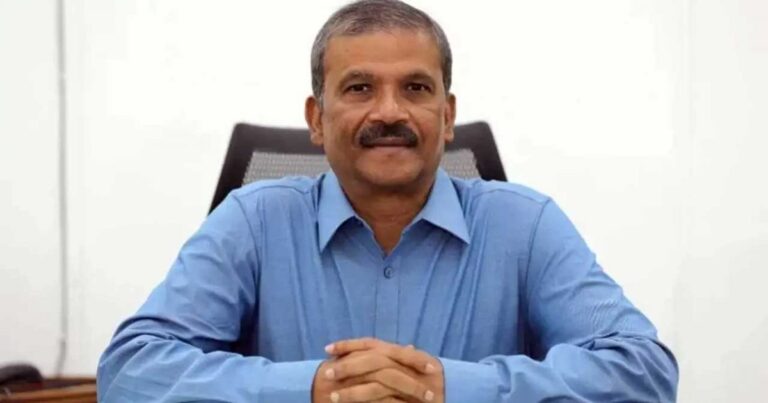 বিদায় হেয়ার রোড: আসিফ নজরুল