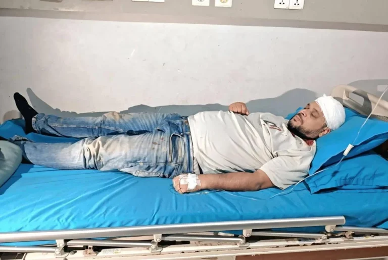 যুবলীগ নেতাকে গ্রেফতার করতে গিয়ে পুলিশের ওপর হামলা, আহত ৪