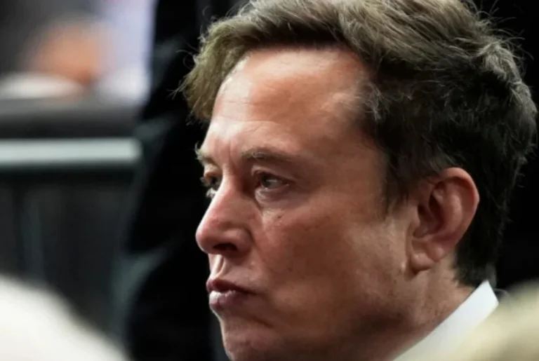 গ্রোকের বিরুদ্ধে ‘যৌ/ন হয়রানি’র মামলা করেছেন মাস্কের সন্তানের মা!