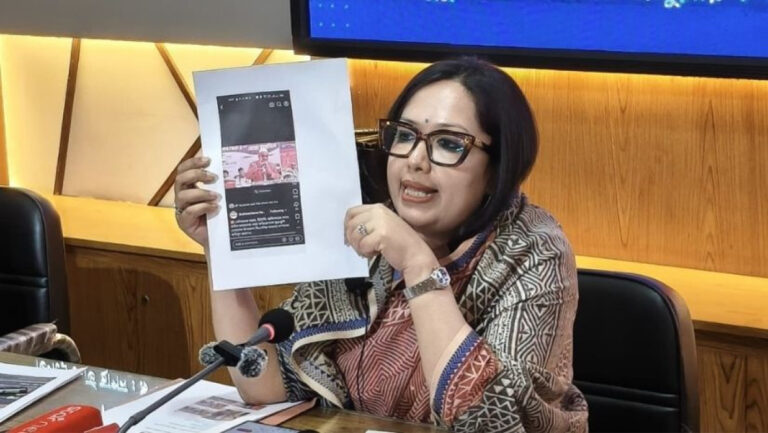 প্রশাসনের বিরুদ্ধে পক্ষপাতিত্বের অভিযোগ রুমিন ফারহানার