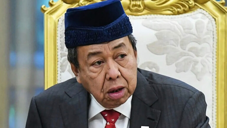 মালয়েশিয়ায় মসজিদ ও সুরাউ রাজনীতিমুক্ত রাখার কড়া নির্দেশ সেলাঙ্গর সুলতানের