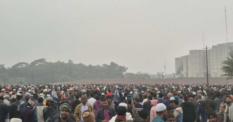 জাতীয় সংসদের দক্ষিণ প্লাজার প্রবেশ পথ খুলে দেওয়া হয়েছে