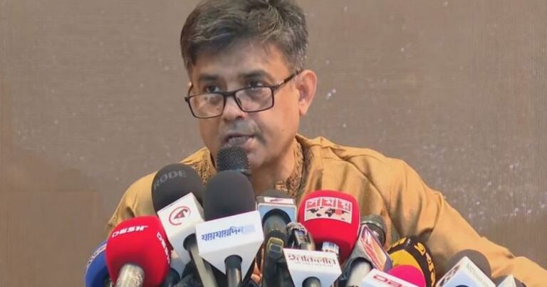 প্রধান উপদেষ্টার সঙ্গে তারেক রহমানের সাক্ষাৎ সম্পূর্ণ পারিবারিক