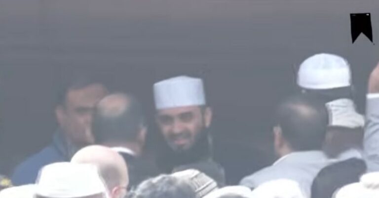 খালেদা জিয়ার কফিন কাঁধে তুলে নিলেন মিজানুর রহমান আজহারী