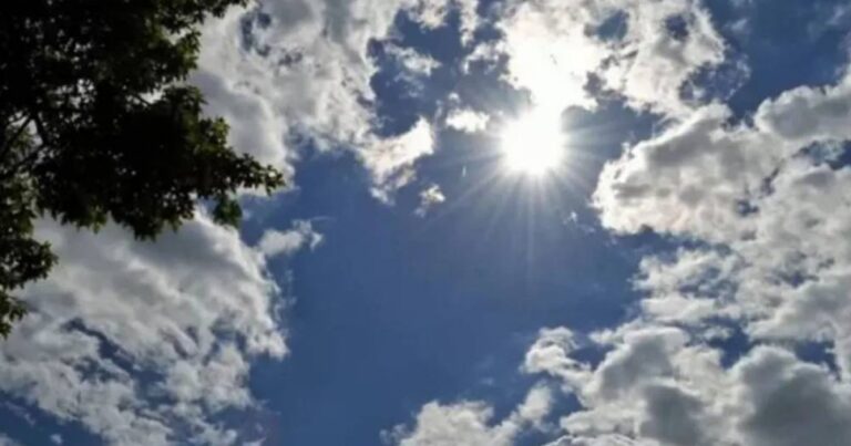 বদলাচ্ছে হাওয়া, অপরিবর্তিত থাকতে পারে তাপমাত্রা