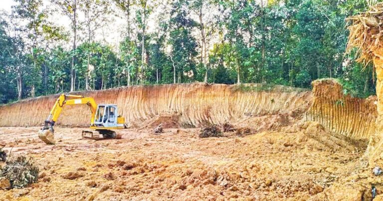 রামগড়ে পাহাড় কেটে জমি ভরাট, তদন্তের নির্দেশ