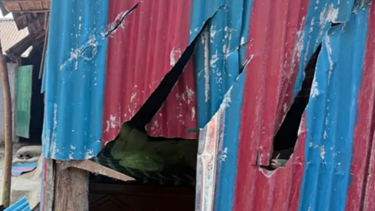 কুমিল্লায় বিএনপি-জামায়াতের সংঘর্ষ-ভাঙচুর, আহত-১৫