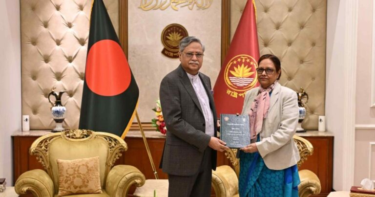 রাষ্ট্রপতির কাছে আইন কমিশনের বার্ষিক প্রতিবেদন পেশ