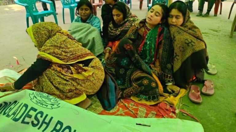 কাজ শেষে বাড়ী ফেরা হল ৭ শ্রমিকের তবে জীবিত নয়, এর মধ্যে নারী দিনমজুরই ৫