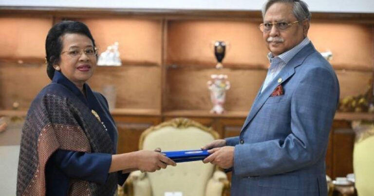 রাষ্ট্রপতির কাছে ইন্দোনেশিয়ার রাষ্ট্রদূতের পরিচয়পত্র পেশ