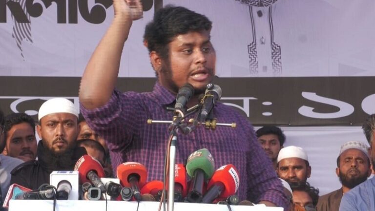 প্রশাসনের নিরপেক্ষতার গুরুতর অভিযোগ তুলে কঠোর হুঁশিয়ারি হাসনাতের