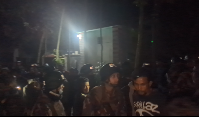 ডিমলায় খেজুর মার্কার ভোট বাণিজ্য ঘিরে হামলা-অগ্নিসংযোগ, পুলিশ-বিজিবি মোতায়েন