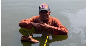 বিদ্রোহী প্রার্থীর সমর্থকদের পুকুরে নামিয়ে অযু করানোর অভিযোগ এমপি অনুসারীদের বিরুদ্ধে