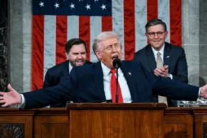 হামাসের প্রশংসা করে ইরানকে ট্রাম্পের হুঁশিয়ারি