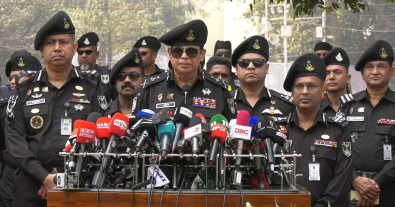 শহীদ দিবস উপলক্ষে সারা দেশে নিরাপত্তা বলয় গড়ে তোলা হয়েছে