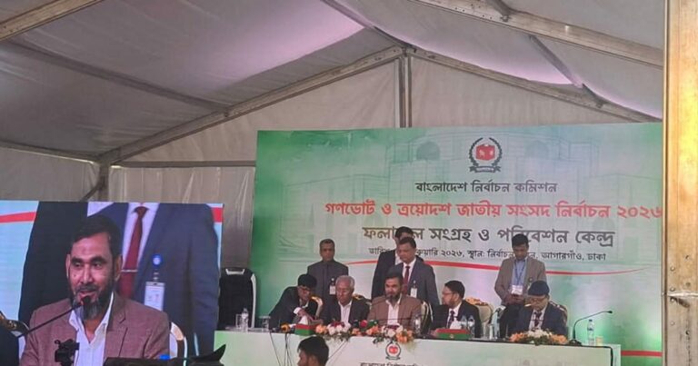 ঈদ উৎসবের মতো জনগণ নির্বাচনে অংশ নিয়েছে: ইসি সানাউল্লাহ