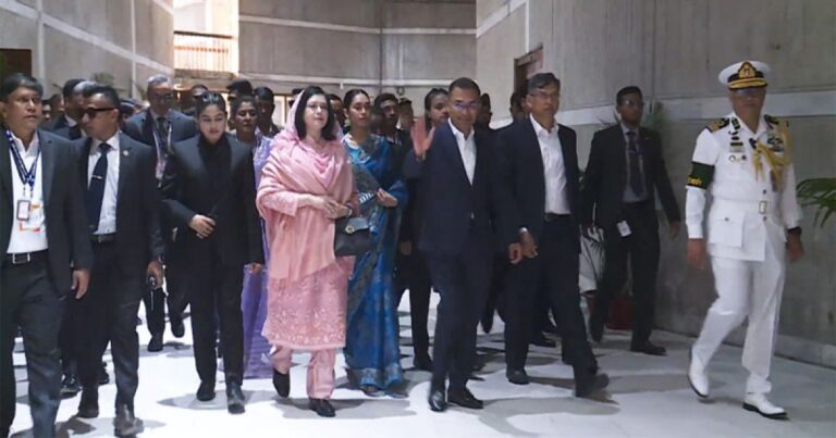 শপথ নিতে তারেক রহমানের সংসদে প্রবেশ 