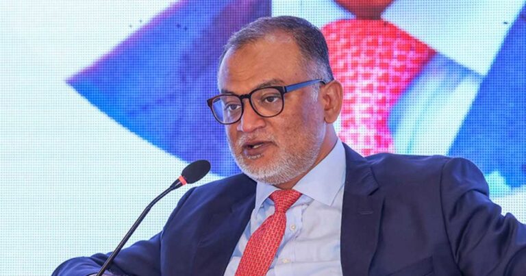 বিমানের চেয়ারম্যান পদ থেকে শেখ বশিরউদ্দীনকে অব্যাহতি