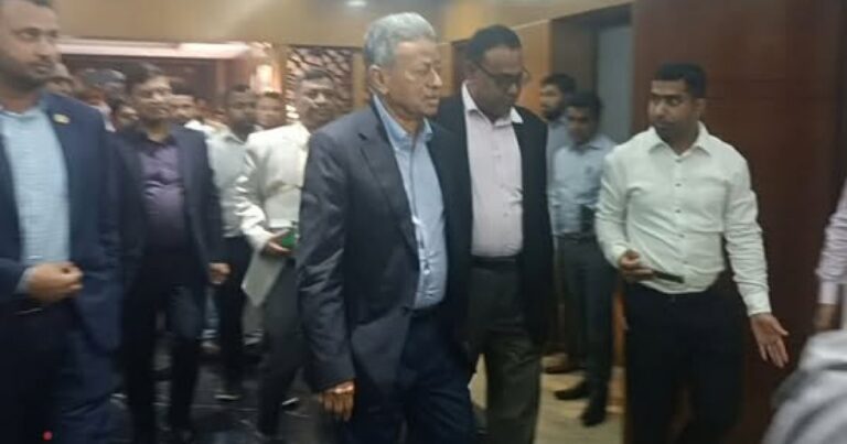 পরিকল্পনা মন্ত্রণালয়ে প্রথম অফিস করলেন মন্ত্রী 