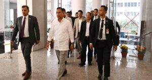 সচিবালয়ে প্রধানমন্ত্রী তারেক রহমান