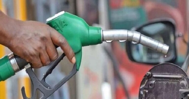 অবৈধ মজুদকৃত ৩ লাখ ৭২ হাজার লিটার জ্বালানি তেল উদ্ধার