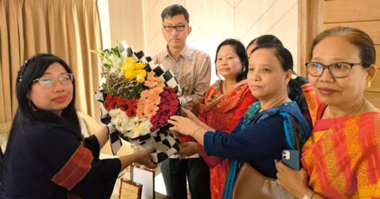 পার্বত্য মন্ত্রীর সাথে বিশ্বশান্তি কুঠির প্রতিনিধি দলের সৌজন্য সাক্ষাৎ