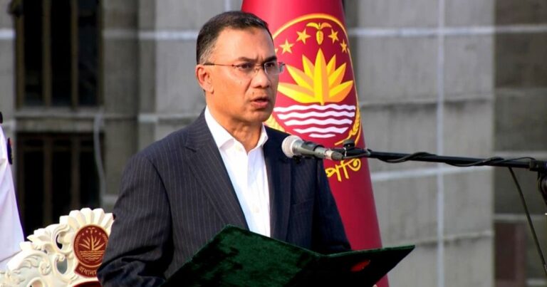 বীর মুক্তিযোদ্ধাদের প্রতি শ্রদ্ধা জানাতে জাতীয় স্মৃতিসৌধে যাচ্ছেন প্রধানমন্ত্রী