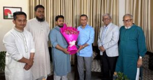 নাহিদ ইসলামের বাসায় তারেক রহমান