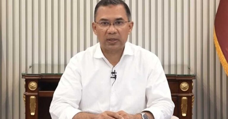 সচিবালয়ে ব্যস্ত সময় পার করছেন প্রধানমন্ত্রী