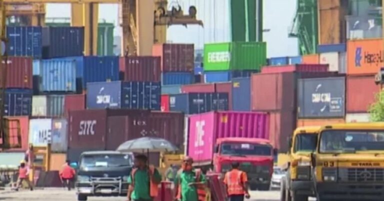 নিউমুরিং ইজারার প্রতিবাদে চট্টগ্রাম বন্দরে চলছে সর্বাত্মক ধর্মঘট