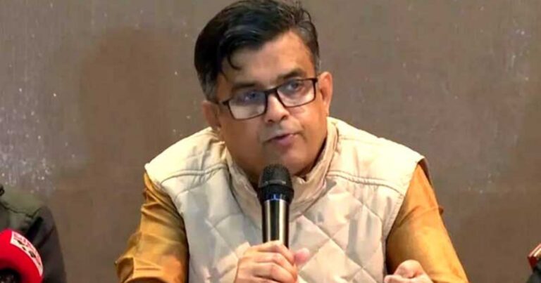 নিজের সম্পদের হিসাব দিলেন প্রেস সচিব শফিকুল আলম