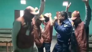 ভোটের ফলাফলের পর কেন্দ্রেই উচ্ছ্বাস, ভাইরাল পুলিশ-আনসারদের নাচের ভিডিও