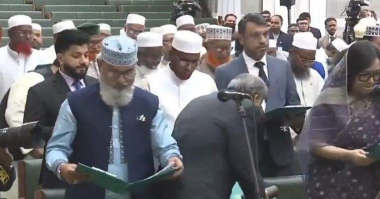 জামায়াতের সাথে শপথ নিলেন বিএনপির ইশরাক