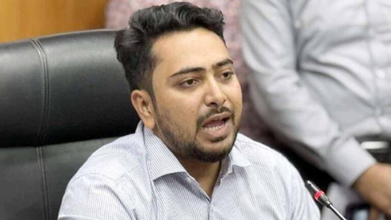 দেশকে বিপদগ্রস্ত করার পরিকল্পনা নিয়ে এগোচ্ছে একটি দল: নাহিদ