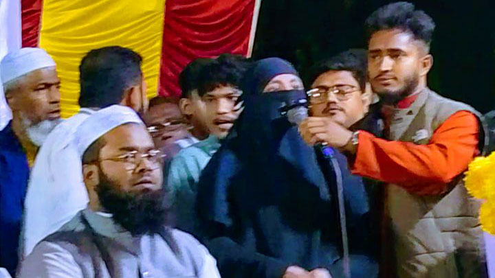 স্বামী হত্যার বিচার ও হাসনাতের পক্ষে ভোট চাইলেন জুলাই শহীদ রুবেলের স্ত্রী