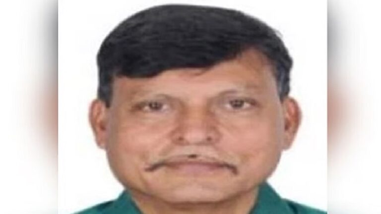 ধানের শীষের প্রচারণায় গিয়ে আ.লীগ নেতা বললেন, ‘আমাদের একটা ছাতা দরকার’