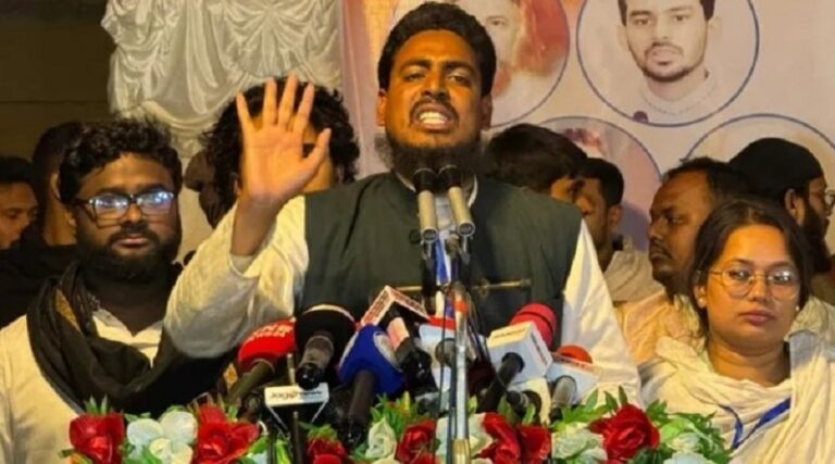 নারীদের ওপর আক্রমণ করলে গাছে ঝুলিয়ে দেওয়ার ঘোষণা আখতার হোসেনের