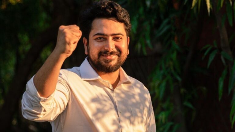 হাড্ডাহাড্ডি লড়াইয়ে বিএনপির প্রার্থী কাইয়ুমকে হারিয়ে জয় পেলেন নাহিদ ইসলাম