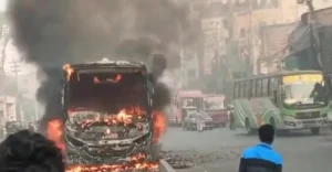 গাজীপুরে বাস-মোটরসাইকেল সংঘর্ষ, অল্পের জন্য রক্ষা পেলেন যাত্রীরা