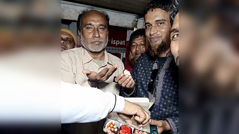 বিএনপি থেকে বহিষ্কার হয়ে মিষ্টি বিতরণ, ভিডিও ভাইরাল