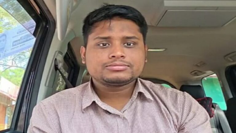 সবাই কেন্দ্রে আসুন, উৎসবমুখর পরিবেশে ভোট দিন: হাসনাত আবদুল্লাহ