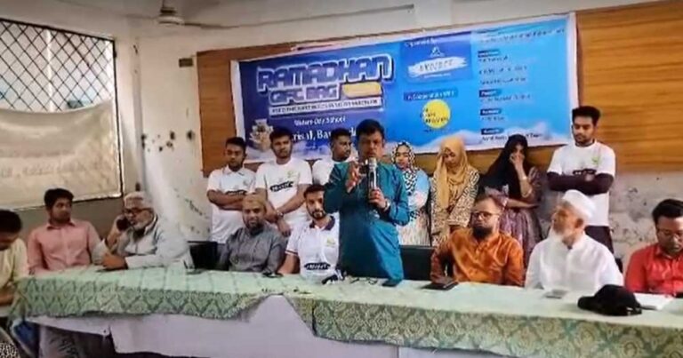 বরিশালে ‘ইচ্ছে পূরণ ফাউন্ডেশন’-এর ঈদ সামগ্রী বিতরণ