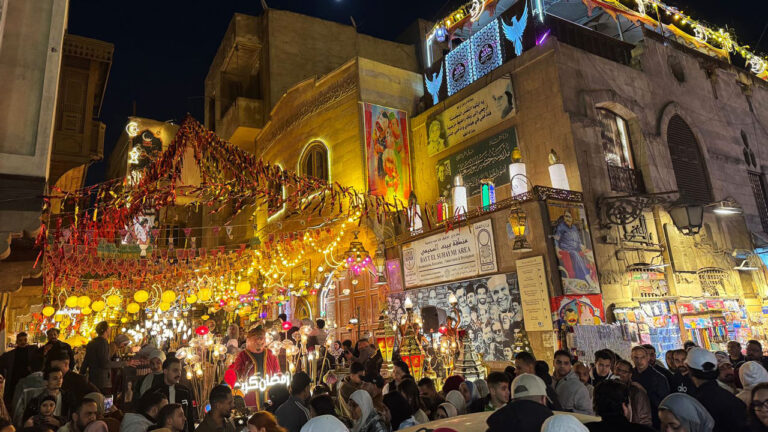 কায়রোর মুইজ স্ট্রিটে রমজান রজনী