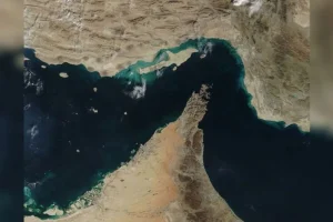 হরমুজ প্রণালী খুলে দিতে ইরানের সঙ্গে আলোচনায় চীন