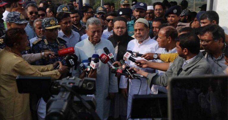 নাজুক অর্থনীতি পুনরুদ্ধারে ট্যাক্স বাড়াতে হবে: অর্থমন্ত্রী