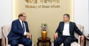 স্বরাষ্ট্রমন্ত্রীর সঙ্গে পাকিস্তানের হাইকমিশনারের সাক্ষাৎ