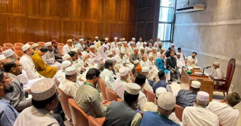 সংসদ ভবনে বিরোধী দলের সভা